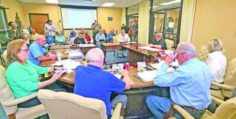 NETMWD board meets with citizens on April 28 BEE PHOTOS / NICOLE KIMBALL