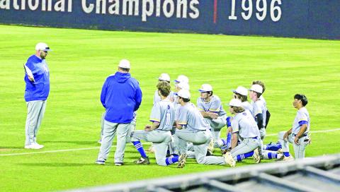 Bulldogs win first district game with shutout of Detroit as program builds on the go