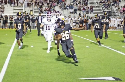 Tony Grant and the Mount Pleasant Tigers face a must-win game Friday at home against Hallsville to keep their playoff hopes alive. Kickoff is at 7:30 p.m. at Sam Parker Field. TRIBUNE PHOTO / QUINTEN BOYD