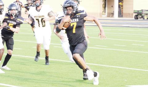 Freshmen, JV Tigers win against Pirates