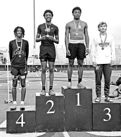Mount Pleasant qualifies 16 athletes for area track & field meet