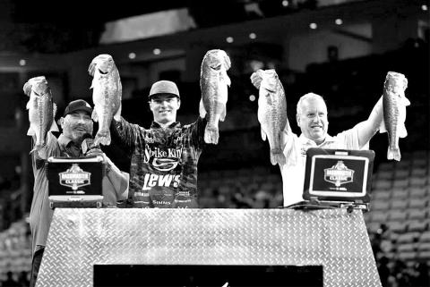 Easton Fothergill (center) set a new Bassmaster Classic weight record at Texas’ Lake Ray Roberts with a three-day total of 7611 on 15 bass. Fothergill’s weight was anchored by his 29-6 limit in the second round. (Bassmaster Photo)