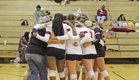 The Chapel Hill Lady Devils lost a heartbreaker in their playoff opener at Liberty-Eylau’s Rader Dome Monday evening, falling to Hooks, 3-1 (17-25, 18-25, 25-18, 22-25). Chapel Hill finished second in district play and closes the year with an overall record of 22-15. It was the final game for Lady Devil seniors Kaylee Tompkins, Emily Dixon, Soraya Solis and Abigail Thrapp. TRIBUNE PHOTO / QUINTEN BOYD