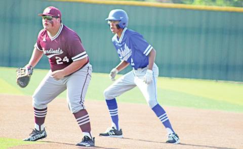Rivercrest’s Tre Williams prepares to run as Maud’s Evan Acosta sets up defensively during game one of the regional quarterfinal series between the Rebels and Cardinals. Maud won game one, 14-4, but Rivercrest bounced back to win game two, 6-2. Game three is Saturday at Winnsboro’s The Ballpark at Raiderland. TRIBUNE PHOTO / QUINTEN BOYD