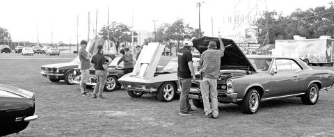 Community enjoys car show.
