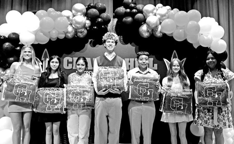 Chapel Hill High School Recognizes Students Through Academic Blanket Program